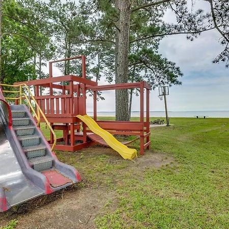Vacation Home Lake Livingston! Onalaska Eksteriør bilde