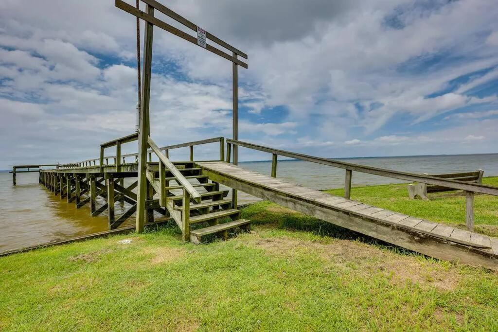 Vacation Home Lake Livingston! Onalaska Eksteriør bilde